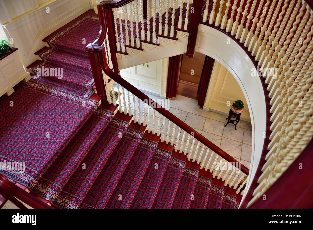 Teppichboden Treppe im Haus George Eastman House und das Museum für Fotografie, Rochester, New York, USA Stockfoto