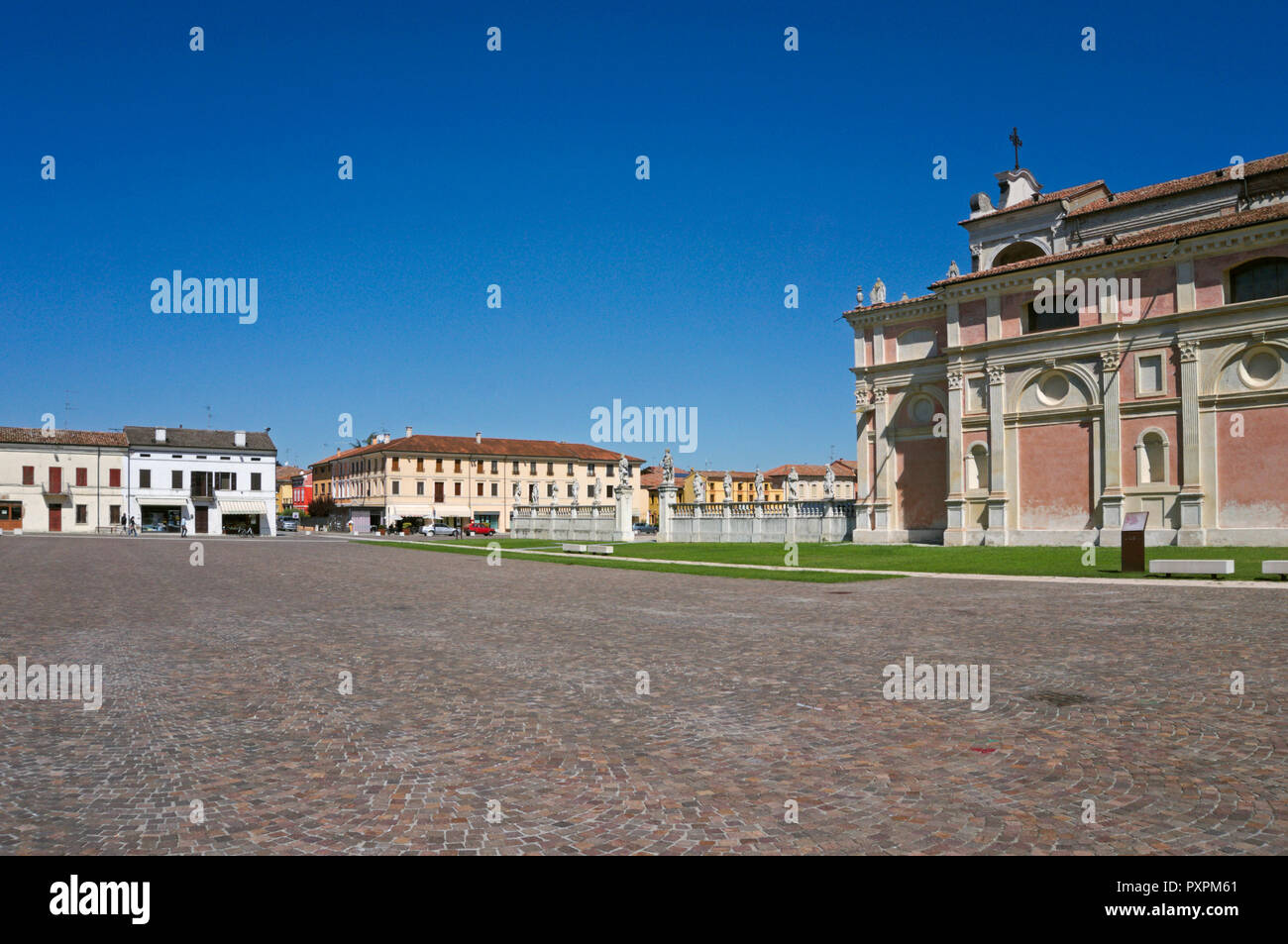 Platz und Klosterkirche von Polirone in San Benedetto del Po, Lombardei, Italien Stockfoto