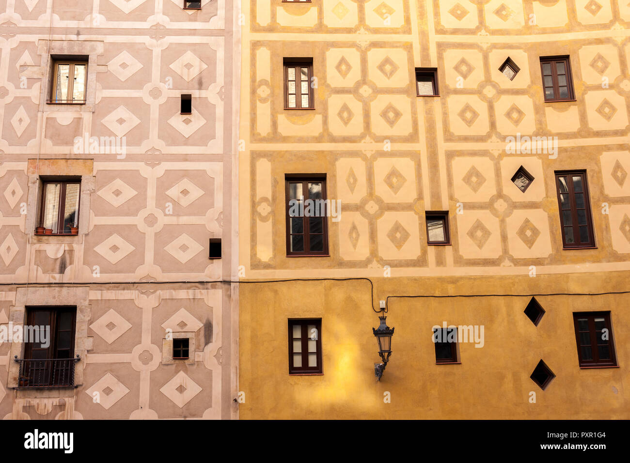 Im maurischen Stil bemalte Gebäude Barcelona Spanien Stockfoto