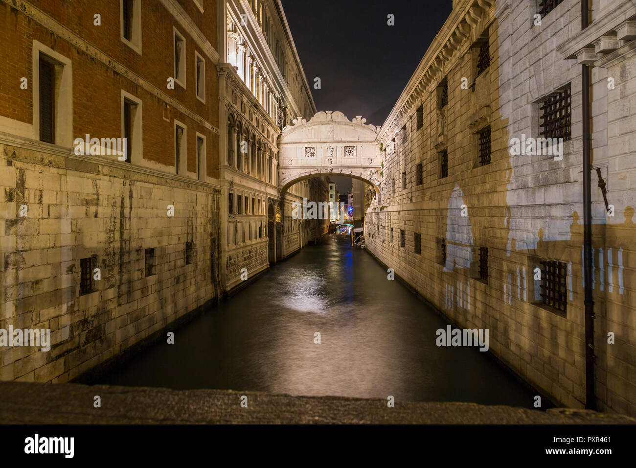 Italien, Venedig, Seufzerbrücke in der Nacht Stockfoto