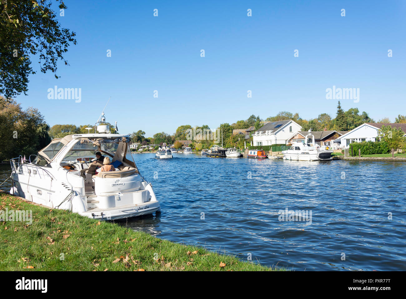 Themse bei Runnymede, Surrey, England, Vereinigtes Königreich Stockfoto