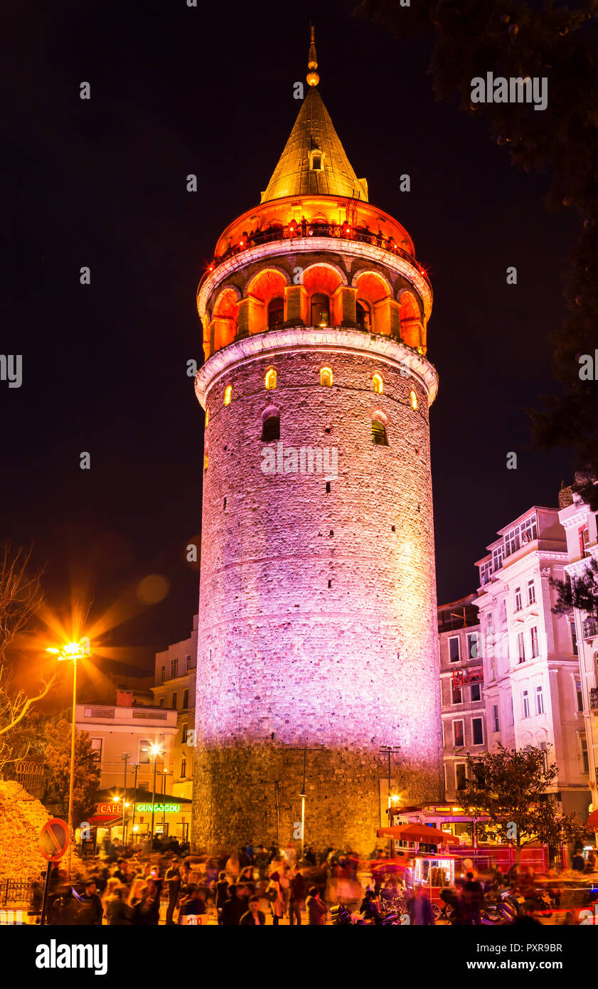 Türkei, Istanbul, Galata Tower bei Nacht Stockfoto