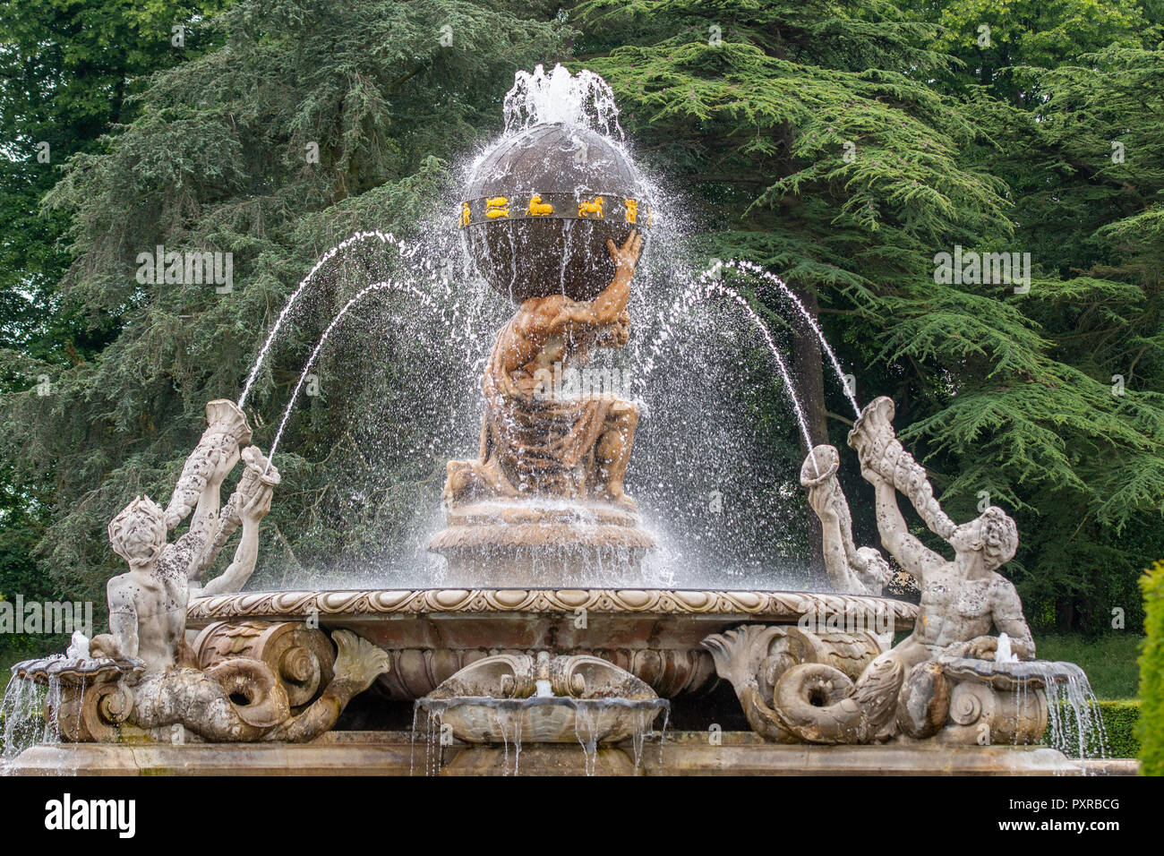 Atlas Brunnen Skulptur, Castle Howard, Yorkshire, Großbritannien Stockfoto