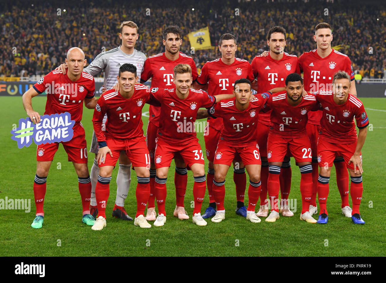 Foto des Teams FC Bayern Obere Reihe: von links nach rechts Arjen Robben (Bayern München), Torwart Manuel Neuer (FC Bayern München), Javi Martinez (Bayern München), Robert Lewandowski (Bayern München), Mats Hummels (FC Bayern München), Niklas Suele (Bayern München). Untere Reihe von links nach rechts: James Rodriguez (Bayern München), Joshua Kimmich (Bayern München), Thiago (Bayern München), Serge Gnabry (Bayern München), Rafinha (Bayern München). GES/fussball/UEFA Champions League: AEK Athen - FC Bayern München, 23.10.2018 Fußball: UEFA Champions League: AEK Athen gegen FC Bayern München, Athen, 23. Oktober 2018 | u Stockfoto