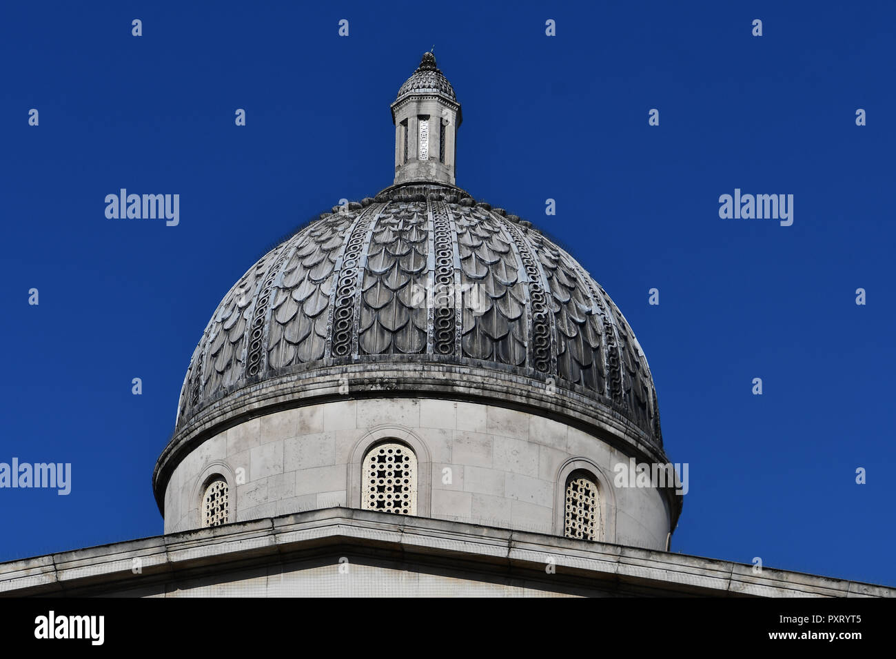 Trafalgar Square in London. 24. Okt 2018. UK Wetter: National Gallery am Trafalgar Square, London, Großbritannien, 24. Oktober 2018 Bild Capital/Alamy leben Nachrichten Stockfoto