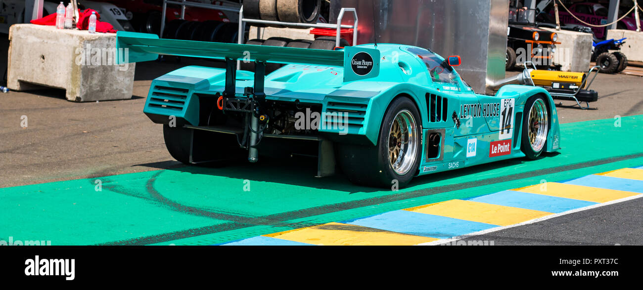 Die Rückseite eines alten Le Mans Rennwagen Stockfoto