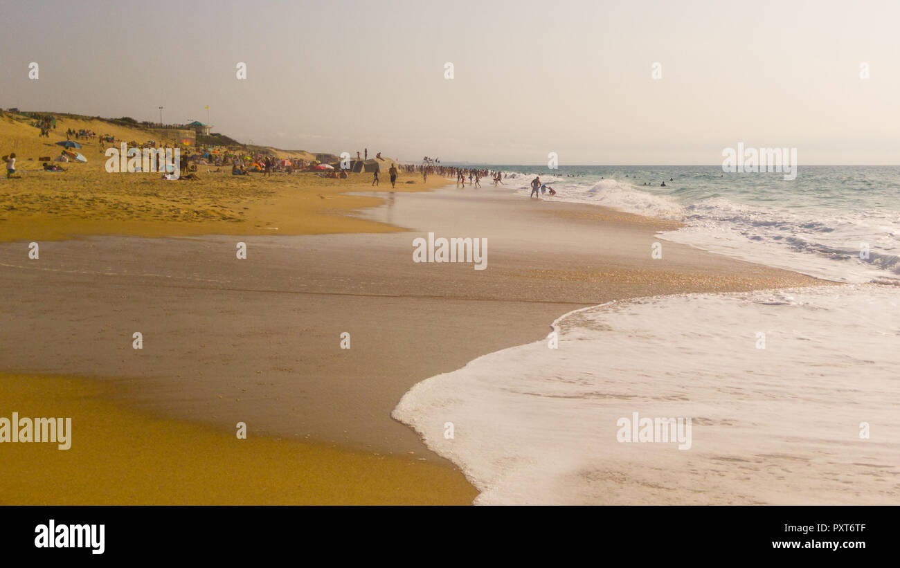 Sommer am Strand an einem heißen Tag in Biarritz, Frankreich Stockfoto