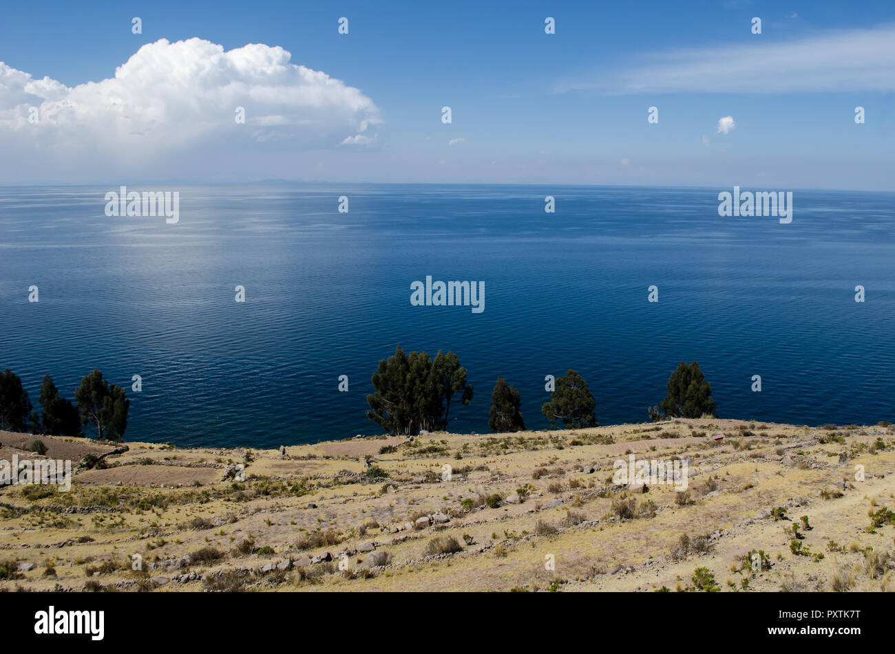 Titicacasee als von der Insel Taquile in Peru gesehen Stockfoto