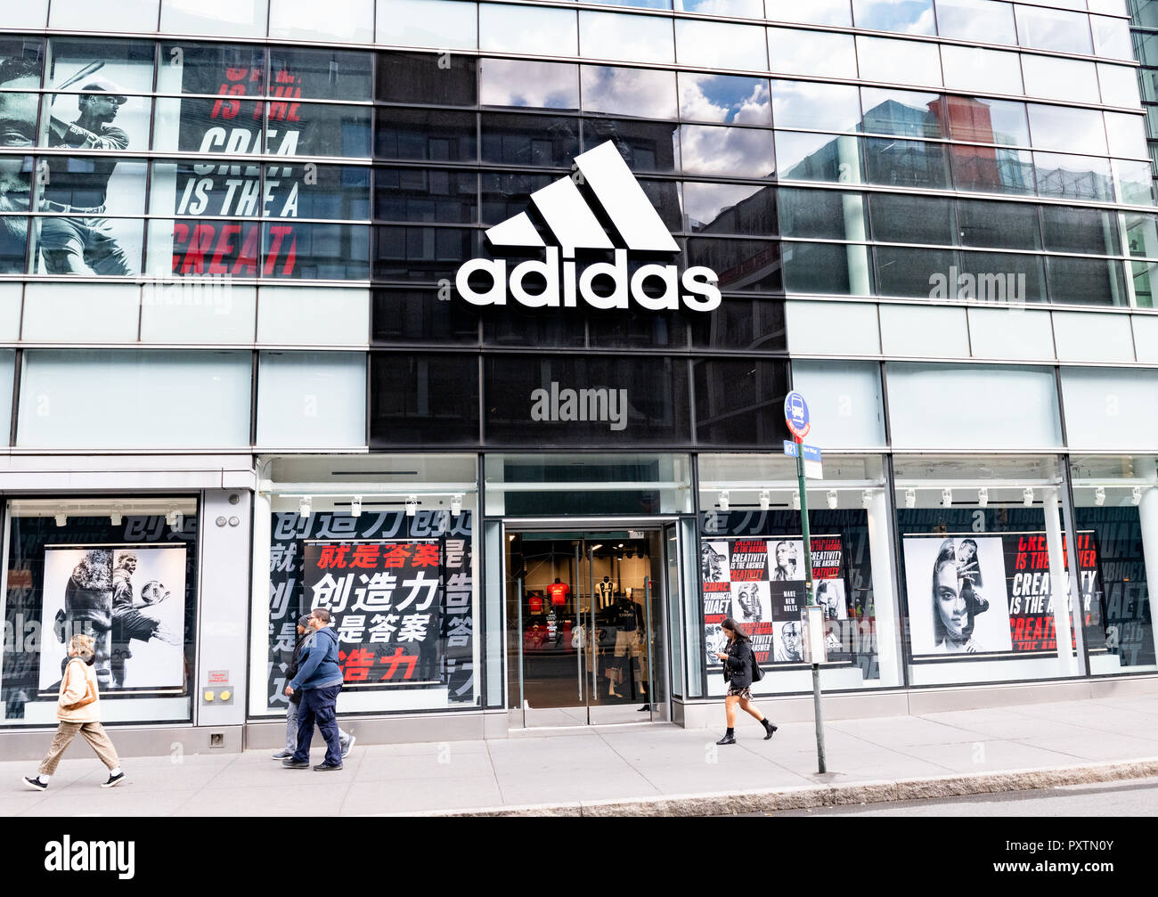 Adidas Shop im Viertel SoHo in New York City. Stockfoto