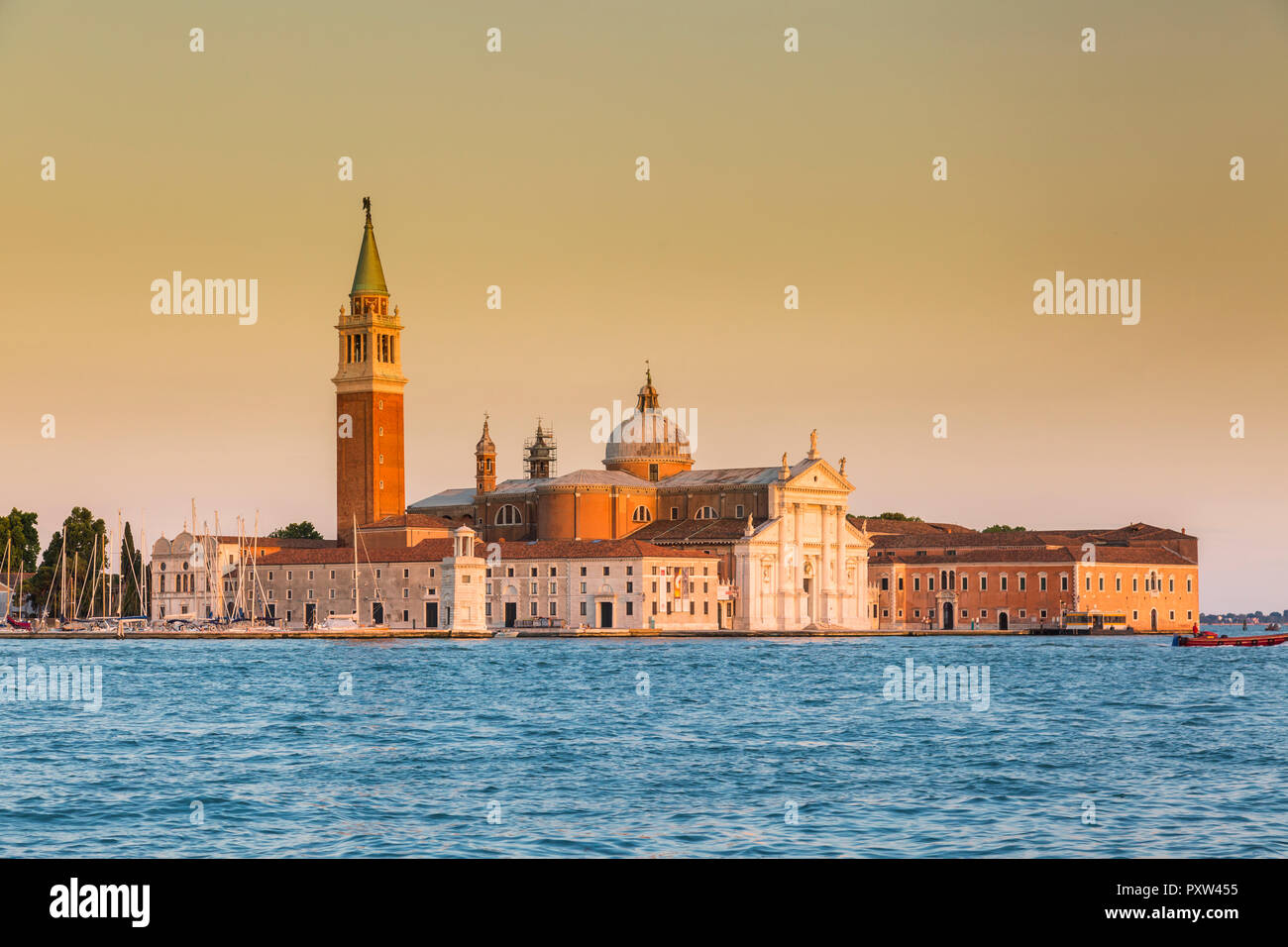 Italien, Venedig, San Giorgio Maggiore im Abendlicht Stockfoto