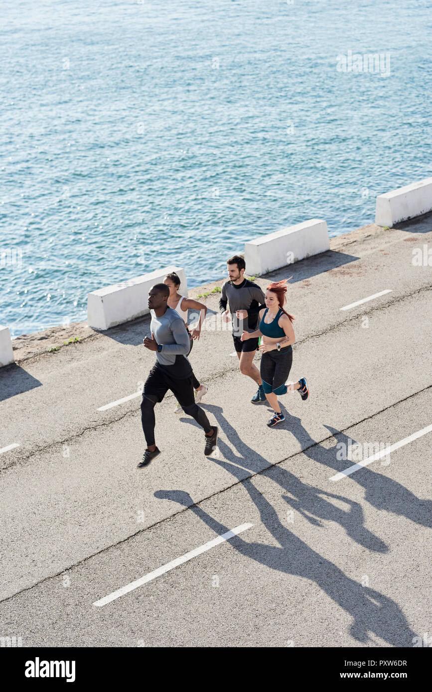 Gruppe von Menschen joggen Stockfoto