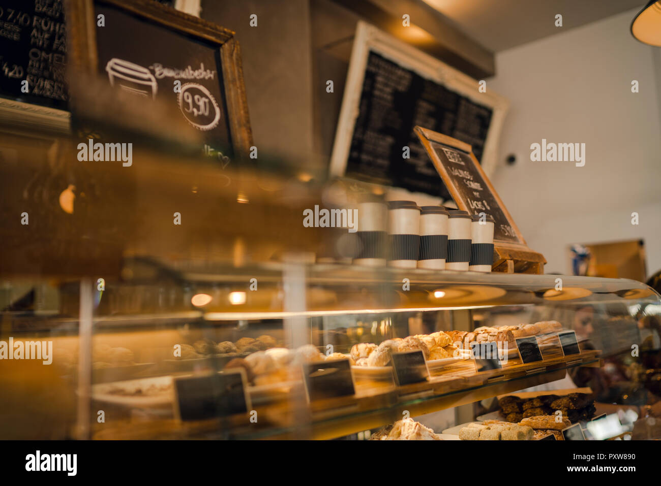 Kuchen Anzeige in einem Coffee Shop Stockfoto