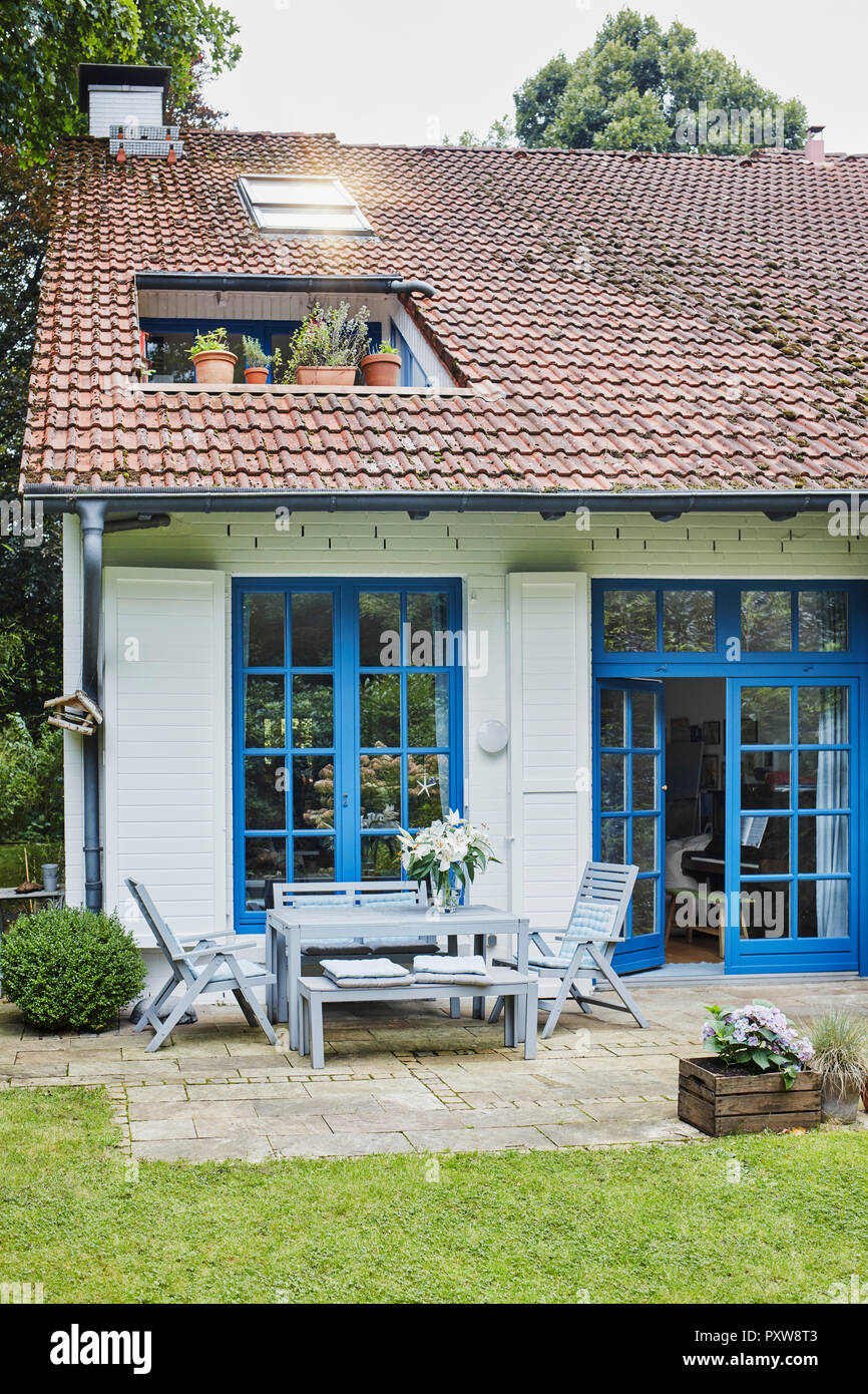 Wohnhaus mit Garten Stockfoto