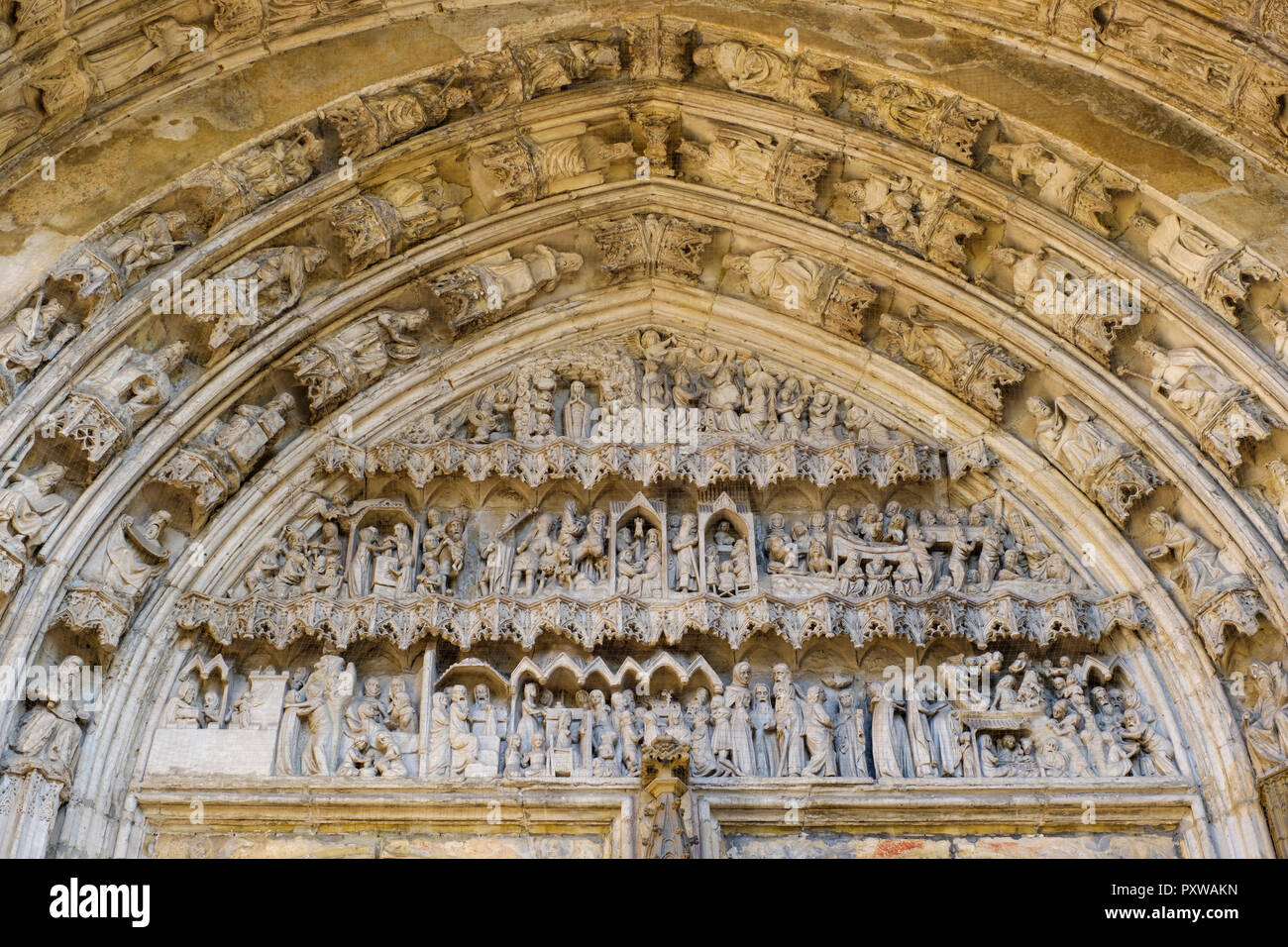 Augsburger Dom, Detail des Portals Tympanon Stockfoto