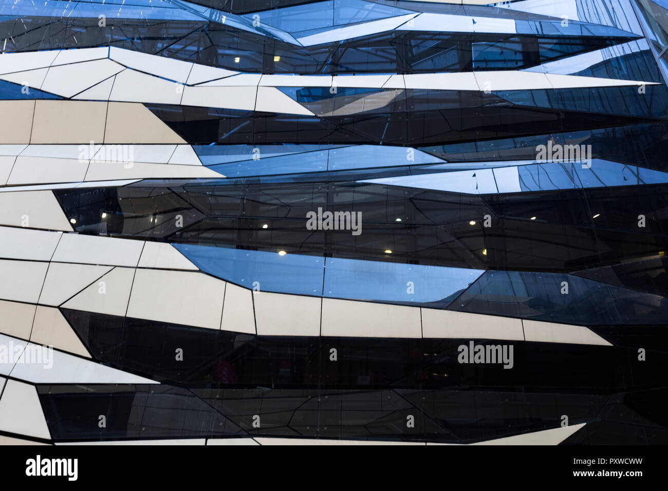 Polen, Poznan, Fassade des modernen Einkaufszentrum Stockfoto