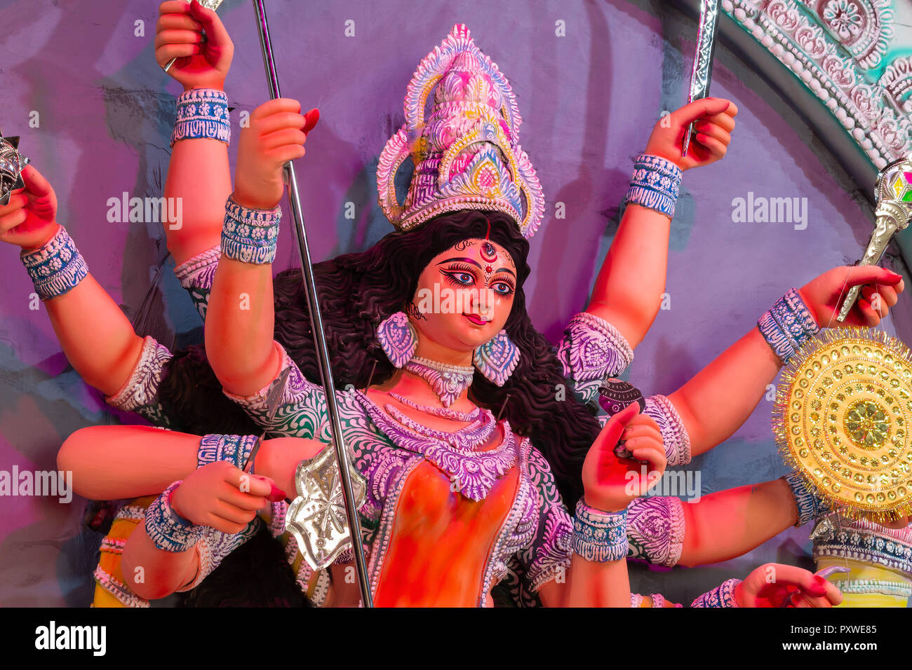 B-Block, Puja Samithi, C.R. Park, New Delhi, Indien DT-15 Oct 2018. Eine Ansicht von Durga Puja Pandal Idiol an Stockfoto