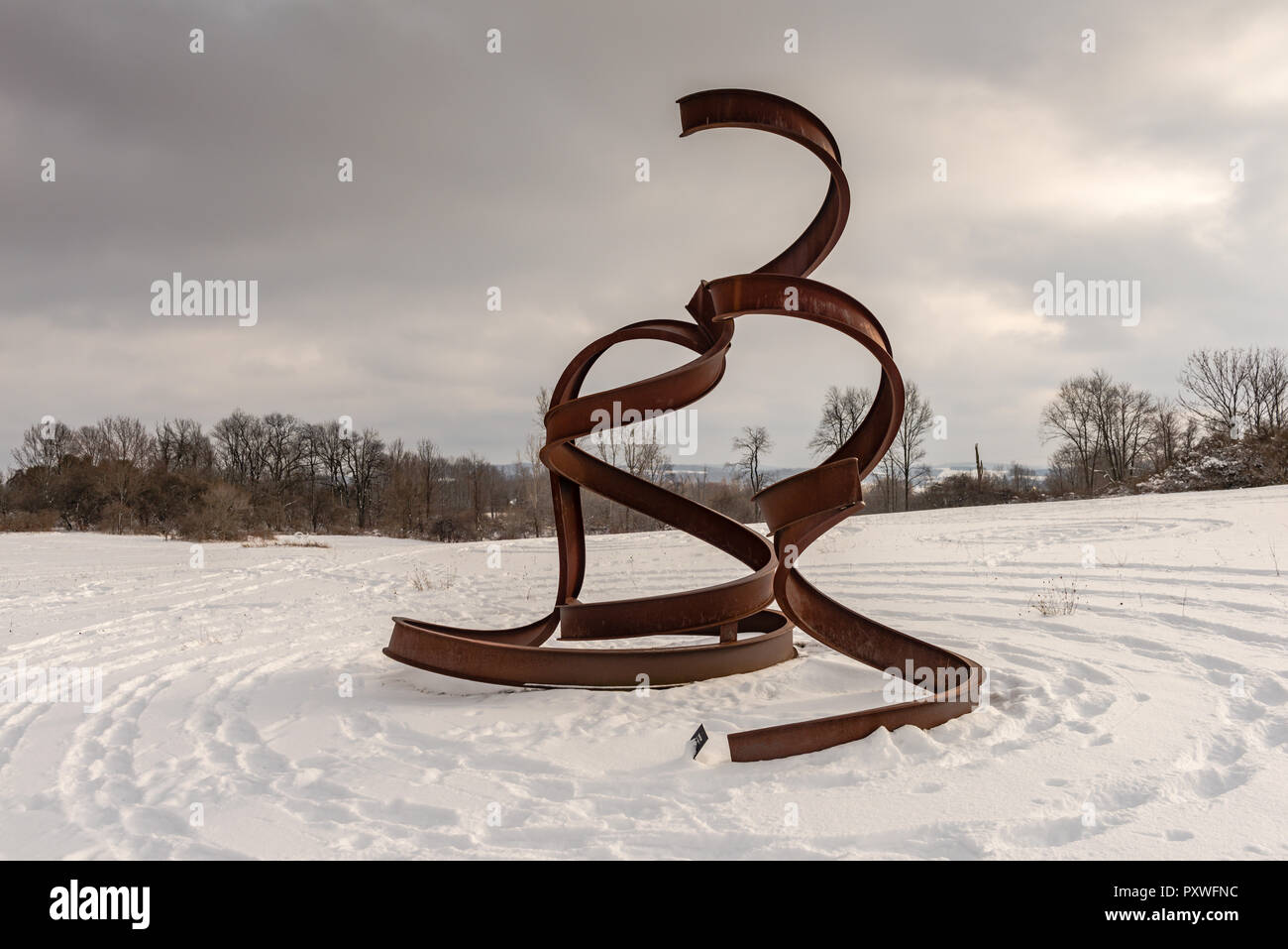 Tänzer, von Carole Eisner, am Steinbruch Hill Art Park in der Stadt Cazenovia in Madison County im Zentrum von New York. Stockfoto