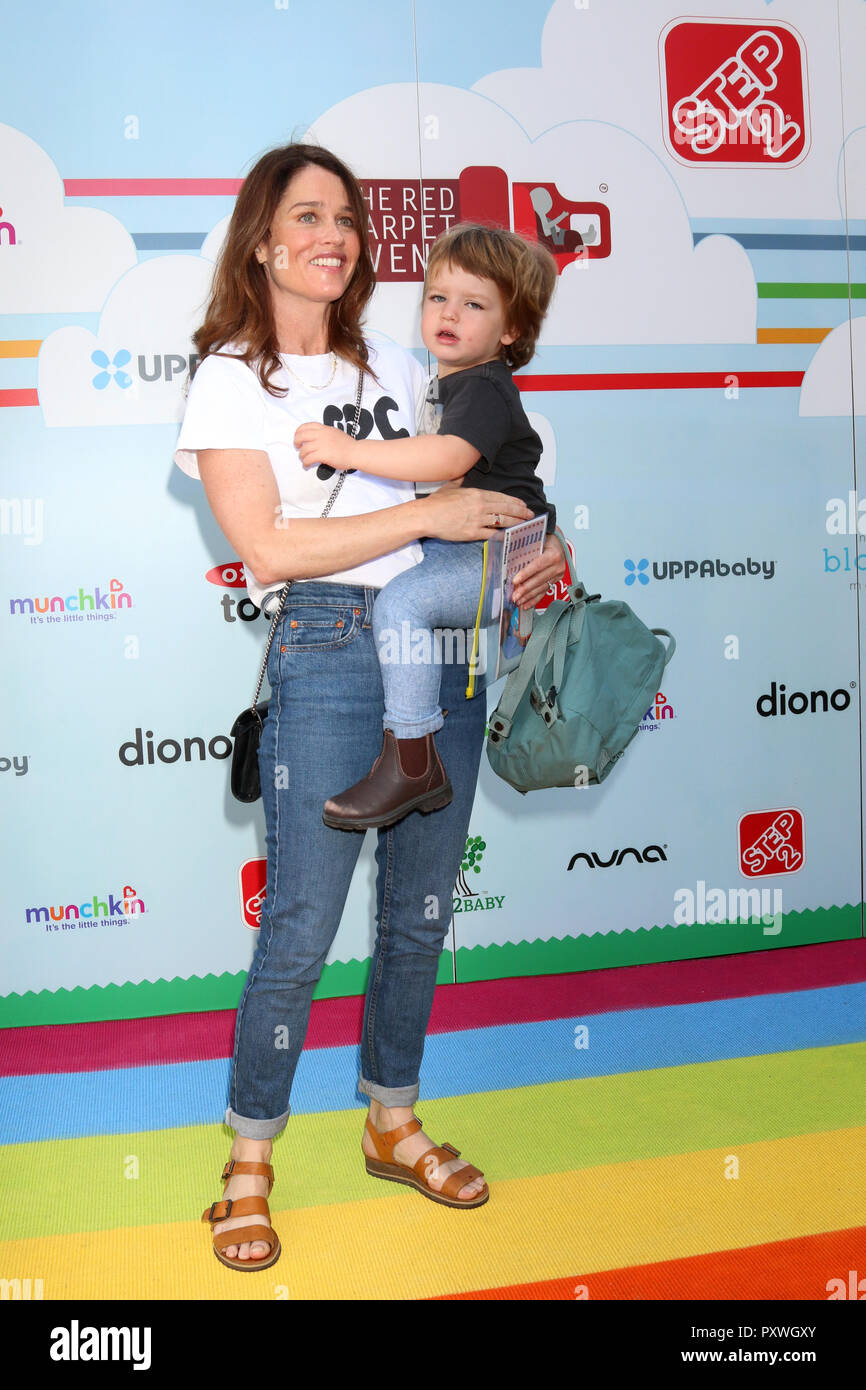 Nicky marmet and robin tunney Fotos und Bildmaterial in hoher