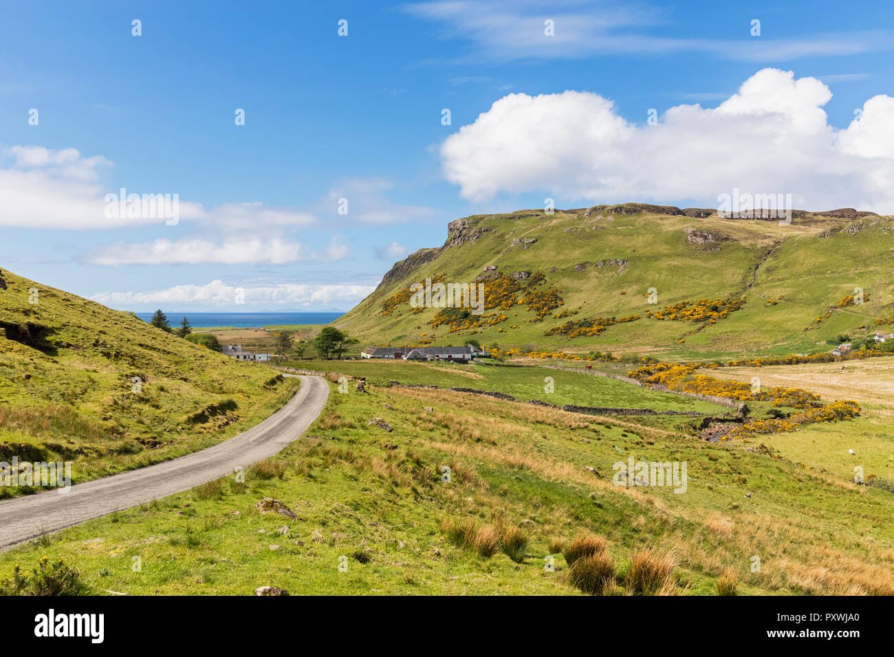 Großbritannien, Schottland, Innere Hebriden, Isle of Skye, Straße nach Talisker Bay Stockfoto