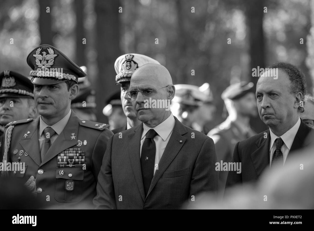 Die 2018 Italienisch Service der Erinnerung - Bild rechts - Marco Villani, Generalkonsul. Bild mitte UK italienischen Botschafter Raffaele Trombetta Stockfoto