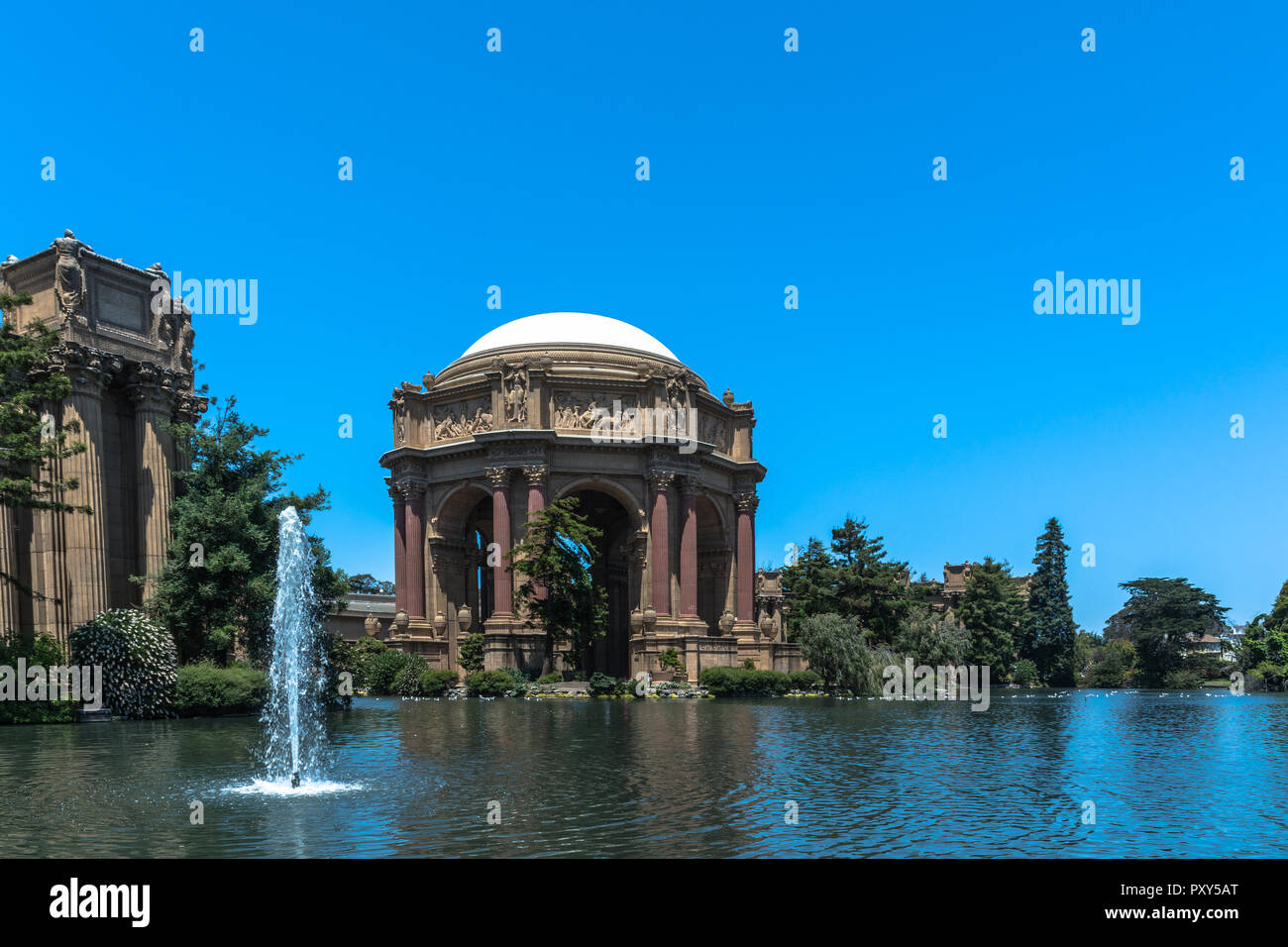 San Francisco, Kalifornien, USA - 8. Juli 2018: Der Palast der Schönen Künste im Marina District Stockfoto