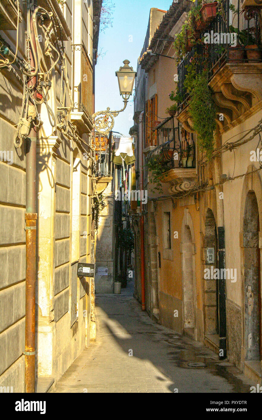 In Siracusa - Italien - August/2010 - Street im historischen Viertel von Ortigia, in Syrakus, Sizilien Stockfoto