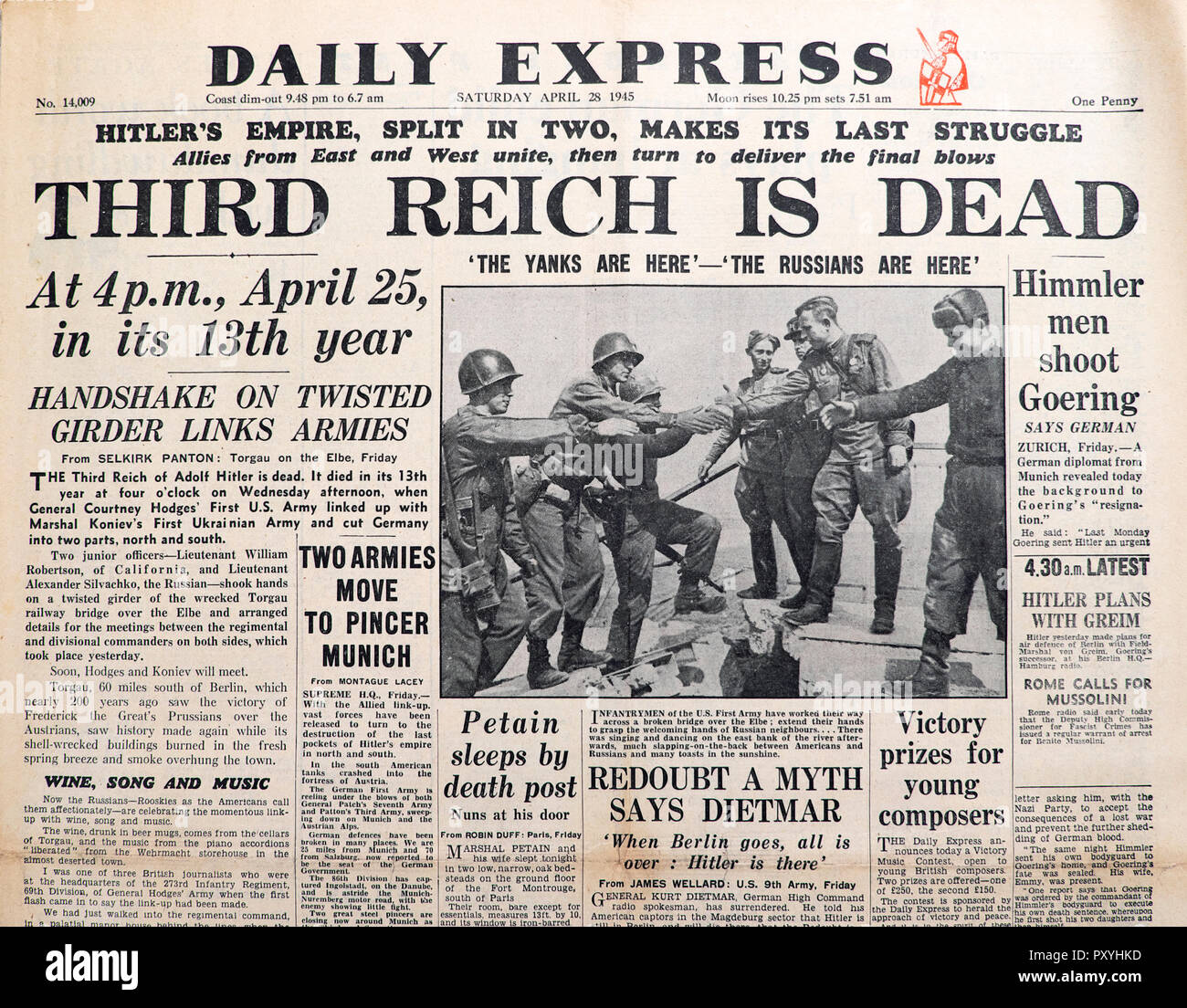 "Das Dritte REICH IST TOT" Daily Express Russen Amerikaner Yanks Titelseite Zeitung Schlagzeile am Ende des Zweiten Weltkriegs im 28. April 1945 London England Großbritannien Stockfoto