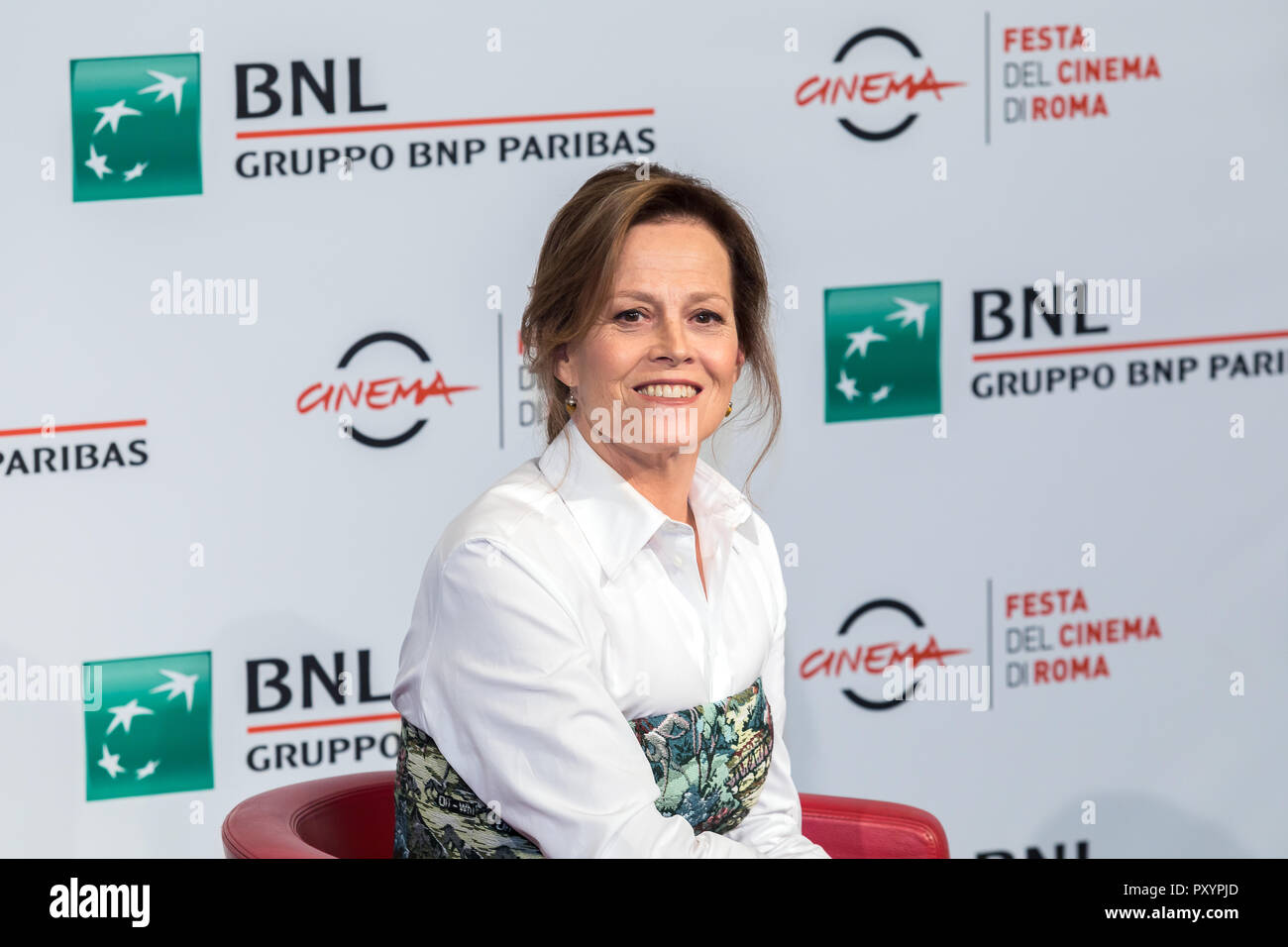 Rom, Italien. 24. Oktober, 2018. Rom, Italien. 24. Okt 2018. Sigourney Weaver besucht einen Fotoauftrag während des 13 Rom Film Fest im Auditorium Parco della Musica. Credit: Gennaro Leonardi/Alamy leben Nachrichten Stockfoto