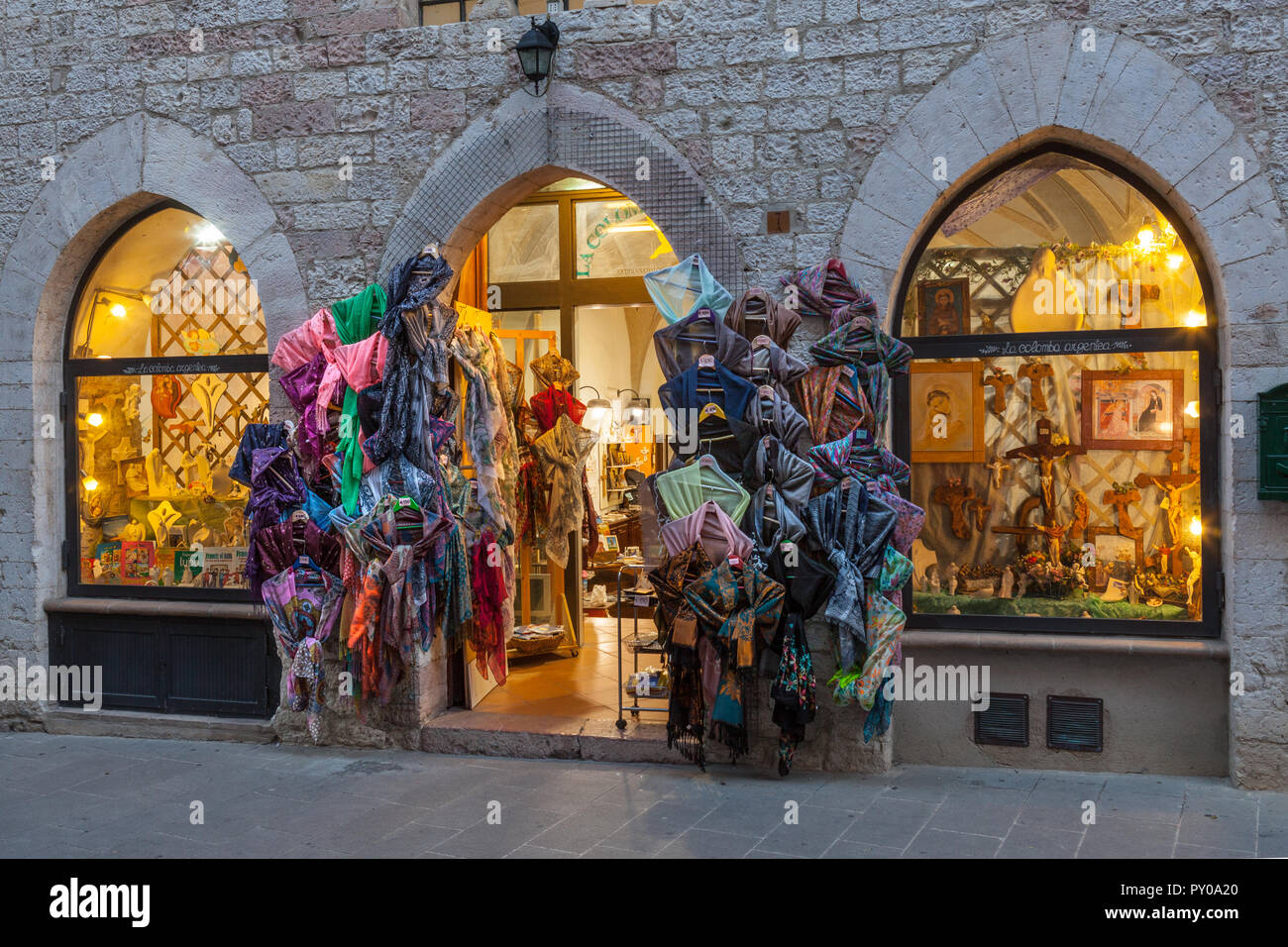 Souvenirladen in Assisi, Perugia, Umbrien, Italien Stockfoto