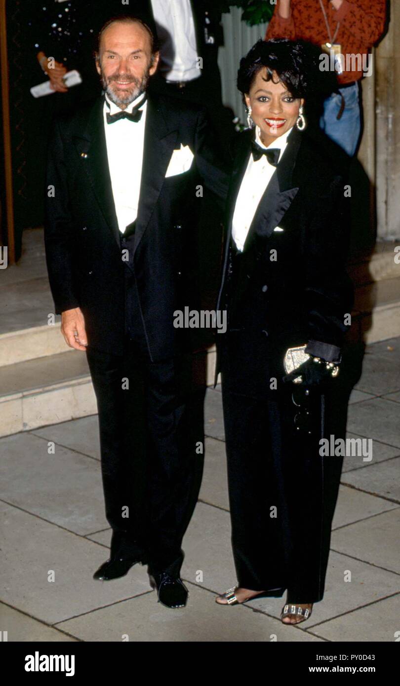 Diana Ross mit ex Ehemann Arne Naess. Die Paare wurden vom 23. Oktober 1985 - 12. Februar 2000 verheiratet und hatte zwei Kinder. Datum: Mitte der 1990er Jahre Ref: LMK11-LIB 119-050505 Credit: Landmark/MediaPunch Stockfoto