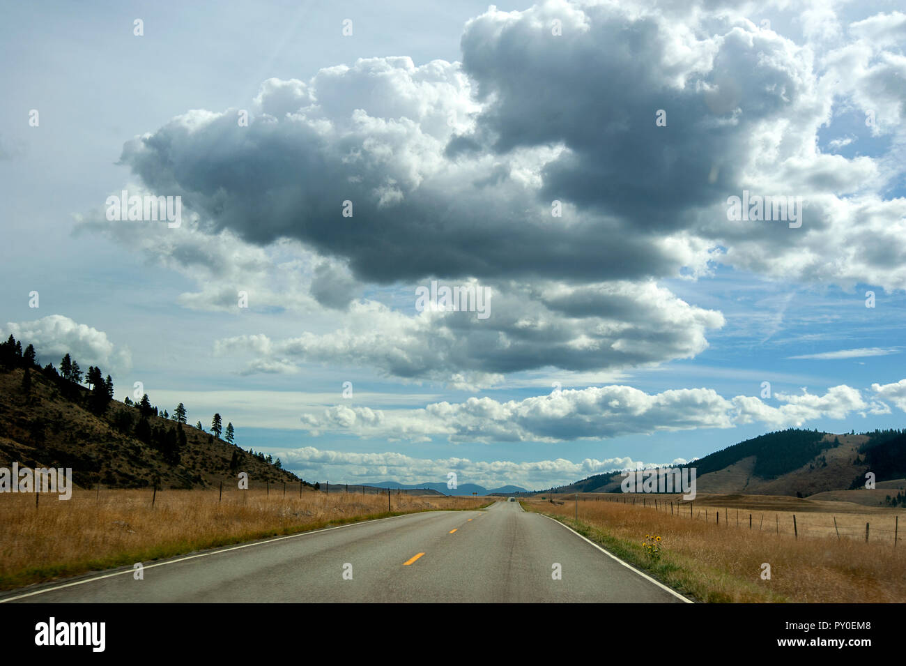 Straße in Montana, USA öffnen Stockfoto