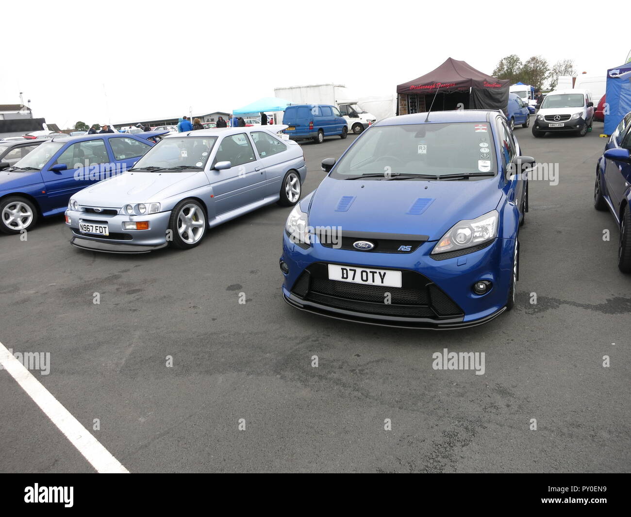 Ford Classic Cars auf der RS OWNERS CLUB National day at Donnington Park Rennstrecke Stockfoto