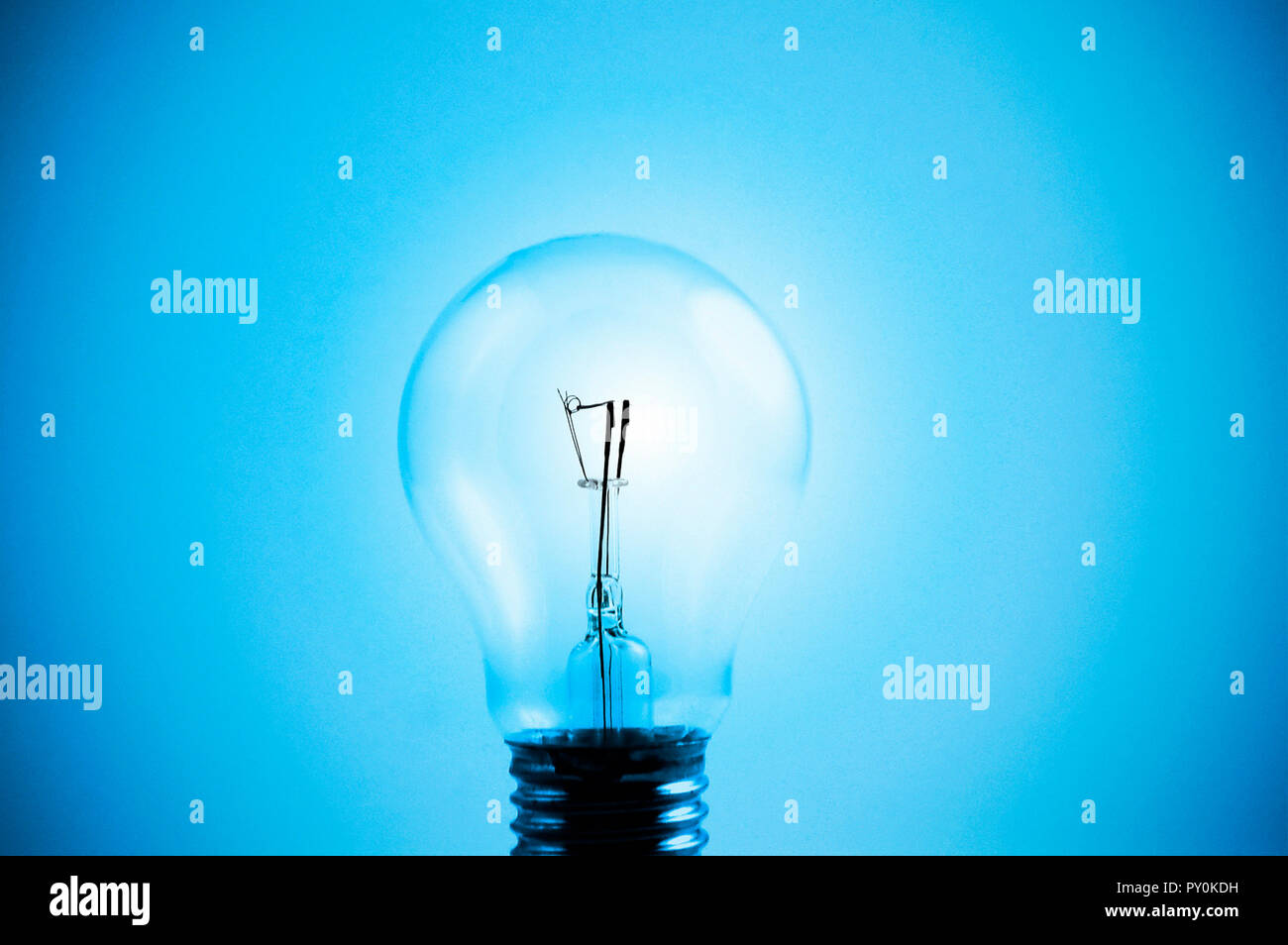 Eine Lampe in Blau kühles Licht Stockfoto