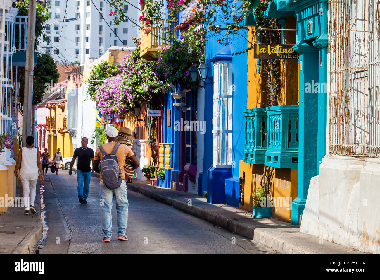 Straße hüte Verkäufer an der Stadtmauer von Cartagena de Indias Stockfoto