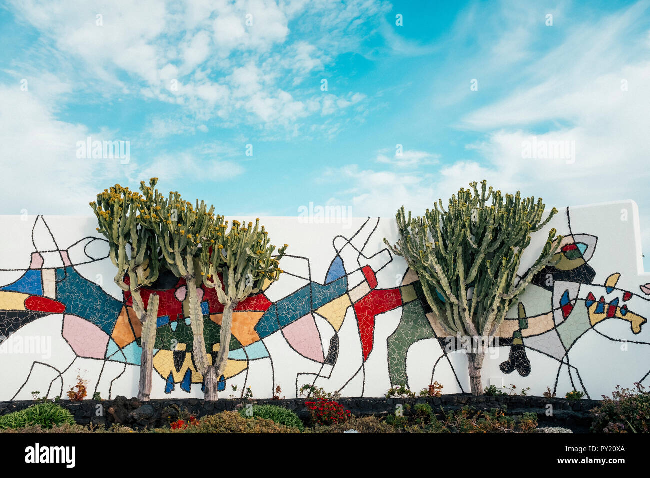 Wandmalerei im garten von cesar manriques residenz in teguise Fotos