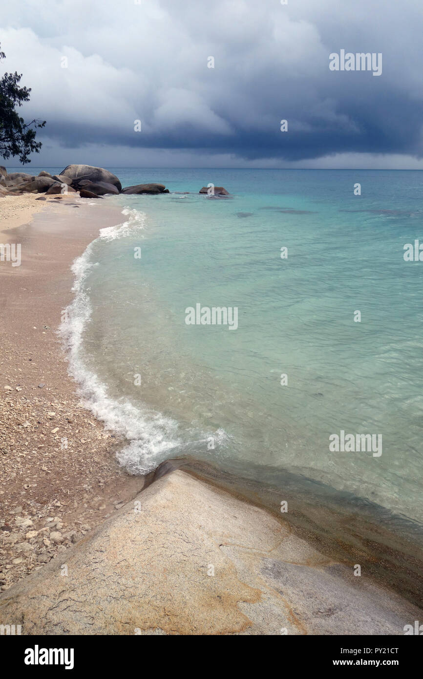 Eingehende Sturm aus Nudey Beach, Fitzroy Island, Great Barrier Reef, in der Nähe von Cairns, Queensland, Australien Stockfoto