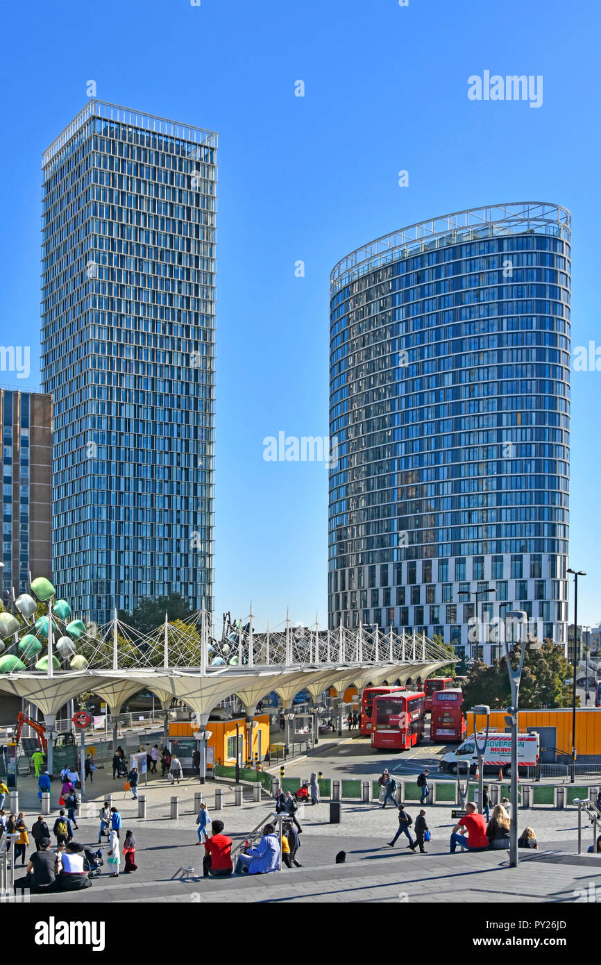 Stratford East London Stadtzentrum bus station & Neues modernes Gebäude Wolkenkratzer skyline Sehenswürdigkeiten Büro & Appartementhaus home Newham England Großbritannien Stockfoto