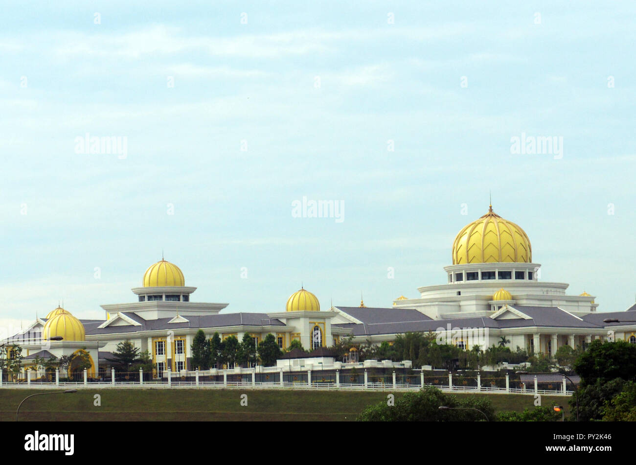 Die Istana Negara ist die offizielle Residenz des Yang di-Pertuan Agong, der Monarch in Malaysia. Stockfoto