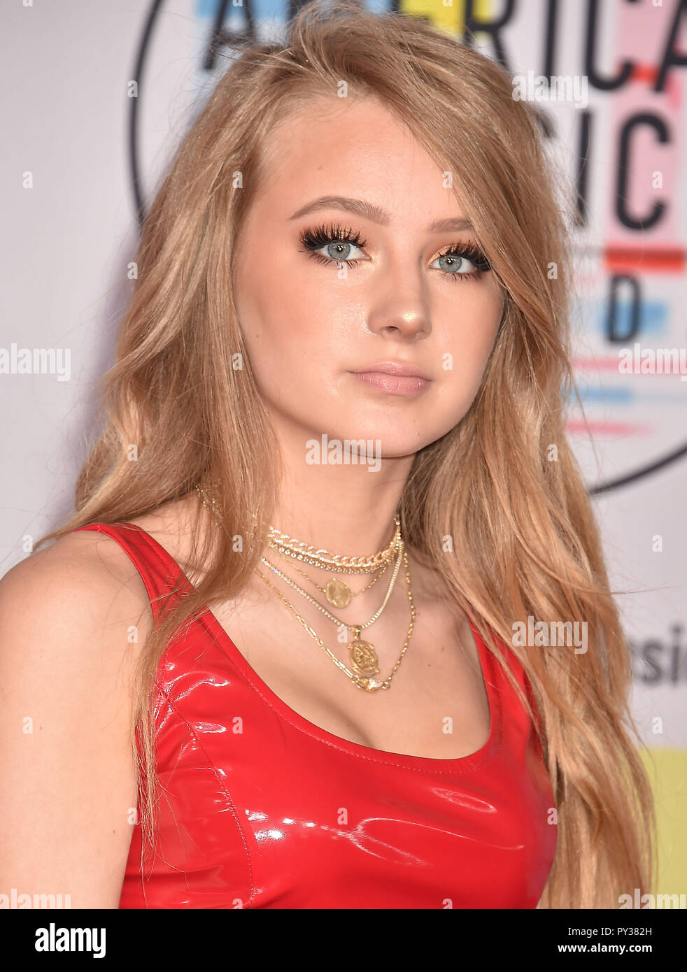 LEXI zog Amerikanische Schauspielerin bei den American Music Awards 2018 bei Microsoft Theater am 9. Oktober in Los Angeles, Kalifornien 2018. Foto: Jeffrey Mayer Stockfoto