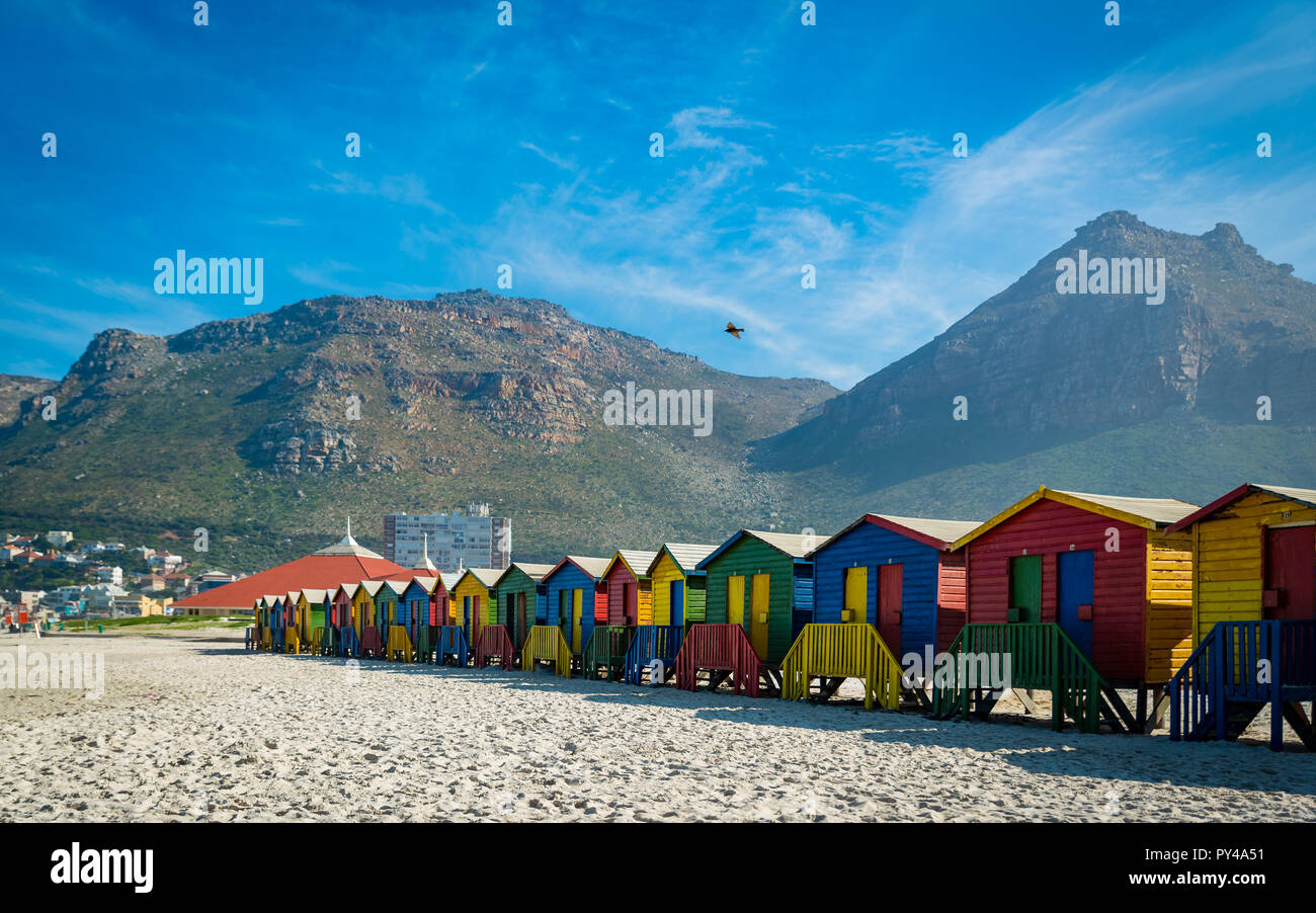 Bunten Hütten am Strand von Muizenberg, Kapstadt, Südafrika Stockfoto