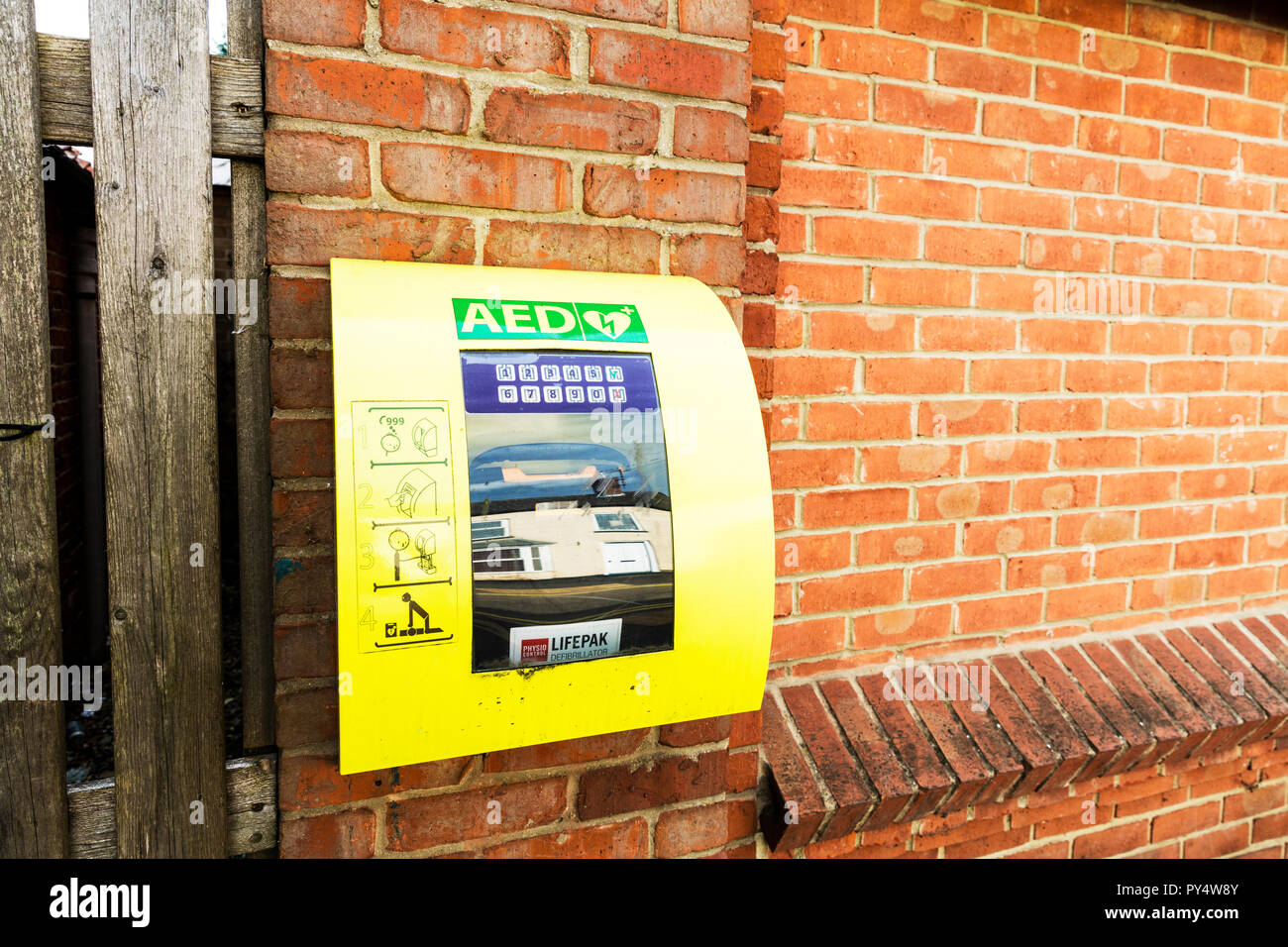 Defibrillator Lifepak Defibrillator, AED-Defibrillator, High Street Defibrillator, automatisierter externer Defibrillator, Physio Control Lifepak CR Plus S Stockfoto