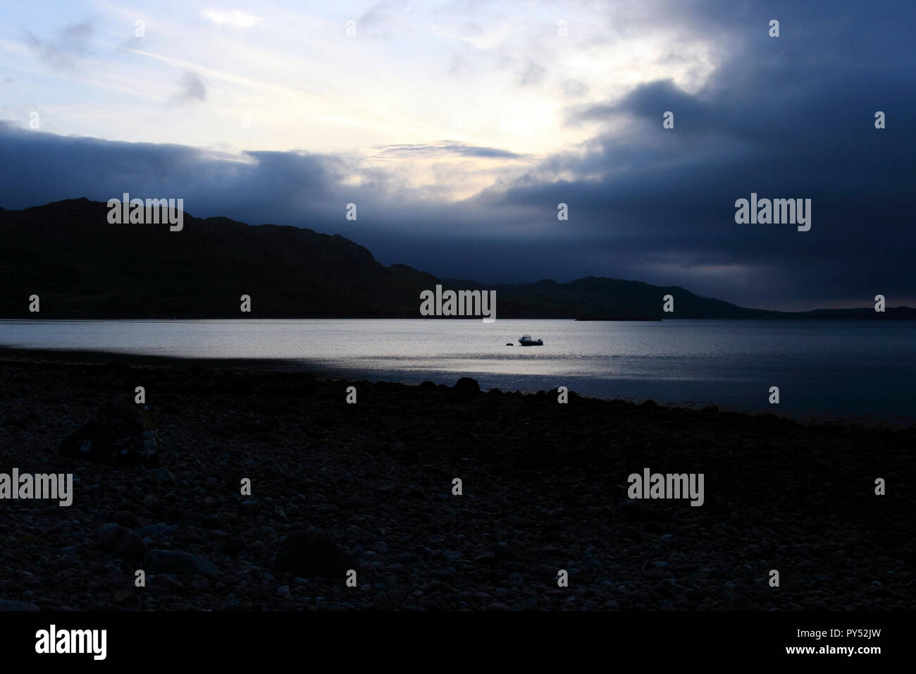 Dämmerung, Loch Ewe, Poolewe, Scottish Highlands, Schottland, UK Stockfoto