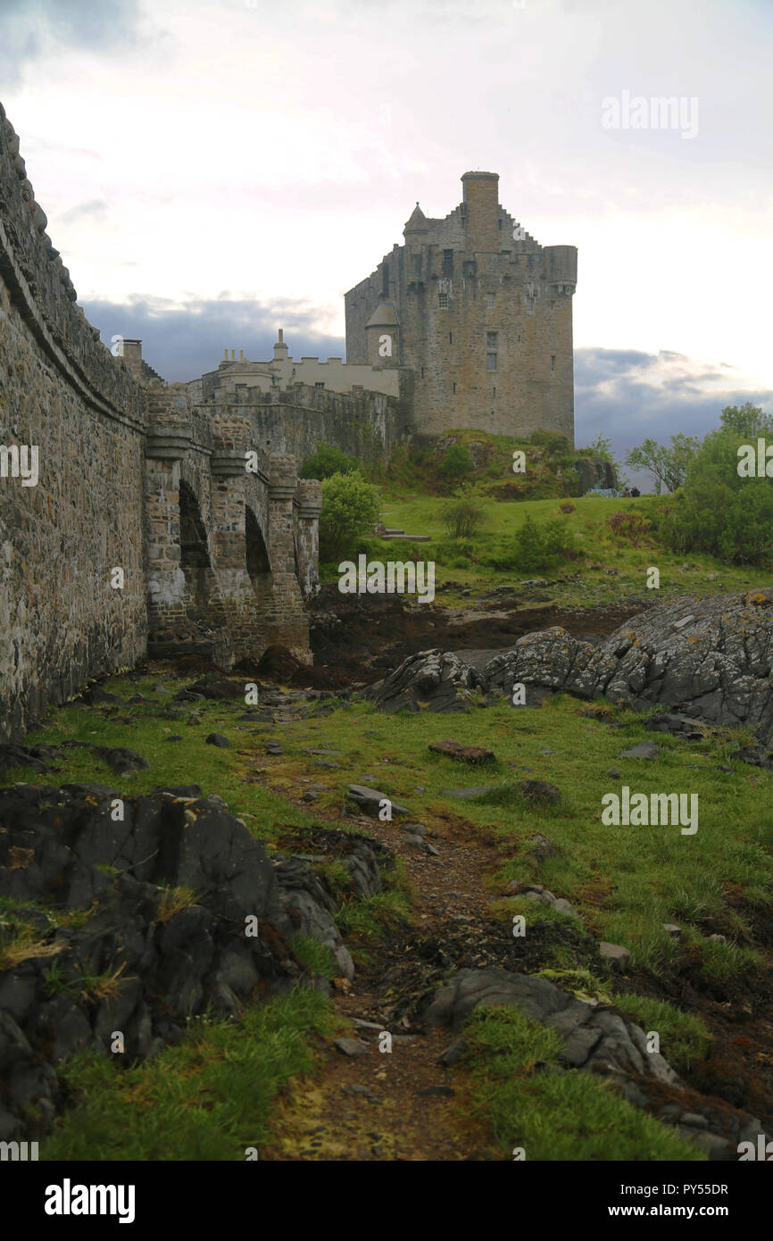 Eilean Donan Castle, Western Highlands, Schottland. Lage für Filme wie Highlander, Bonnie Prince Charlie und Loch Ness Stockfoto