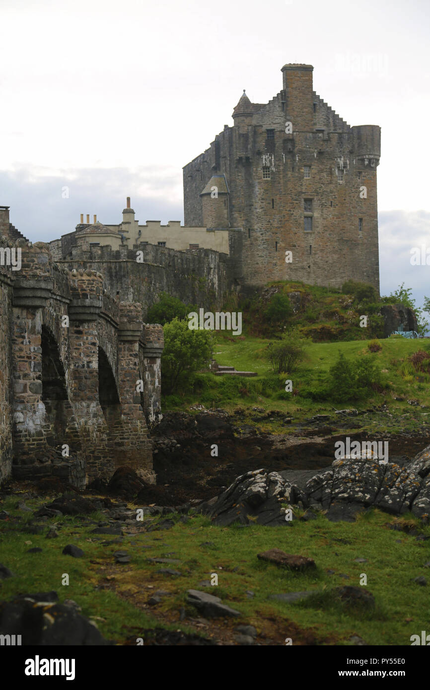 Eilean Donan Castle, Western Highlands, Schottland. Lage für Filme wie Highlander, Bonnie Prince Charlie und Loch Ness Stockfoto