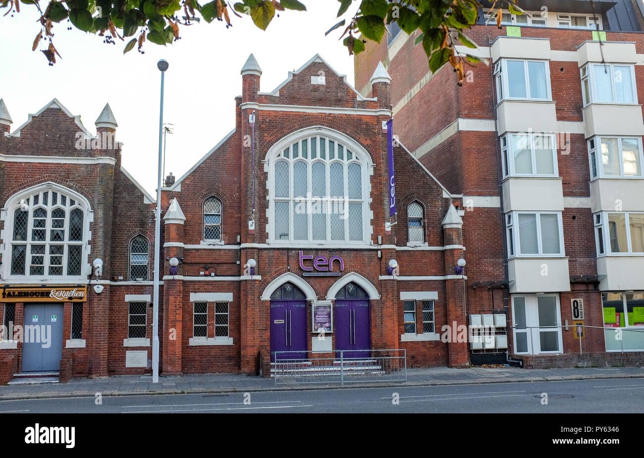 Worthing West Sussex Views & Einzelhandel - 10 Bar und Restaurant im Alten Kirche Stockfoto