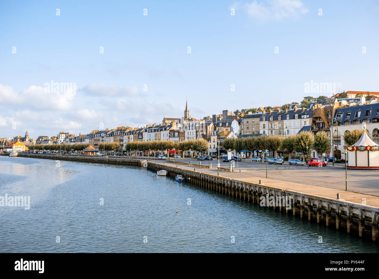 Landschaft Blick auf den Riverside von Marina Village, berühmte französische Resort in der Normandie Stockfoto