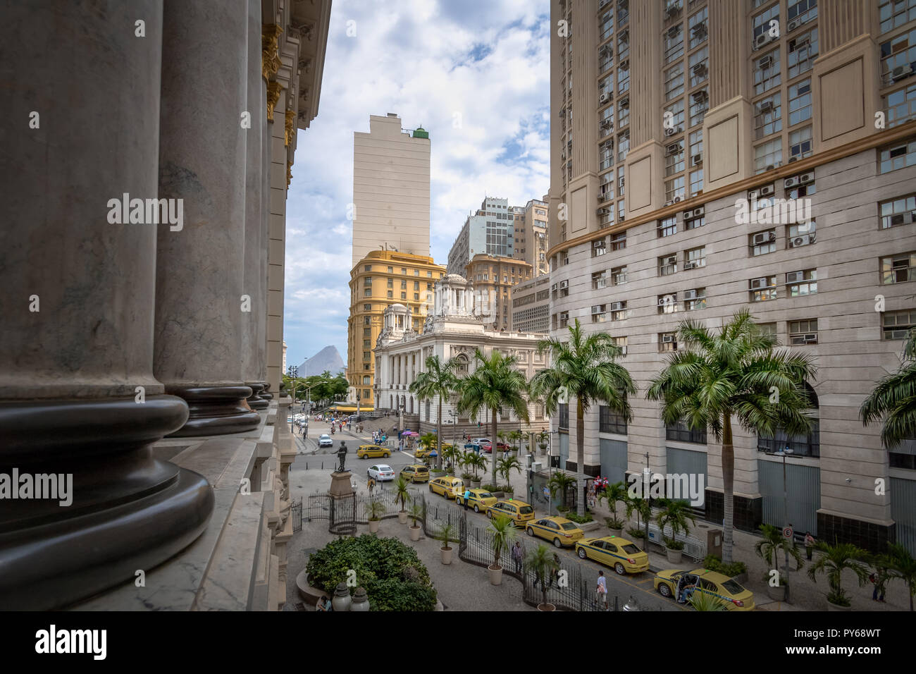 Im Zentrum von Rio de Janeiro Blick von Rio de Janeiro Stadttheater - Rio de Janeiro, Brasilien Stockfoto
