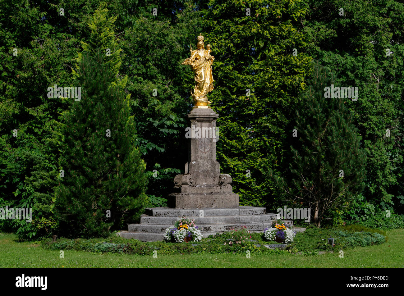 Madonnenfigur in Marktoberdorf im Allgäuer, Landkreis Ostallbräu, Bayern, Deutschland Stockfoto