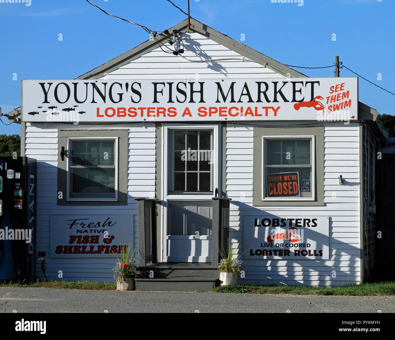Außenansicht von Young's Fish Market, Rock Harbor, Orleans, Massachusetts Stockfoto