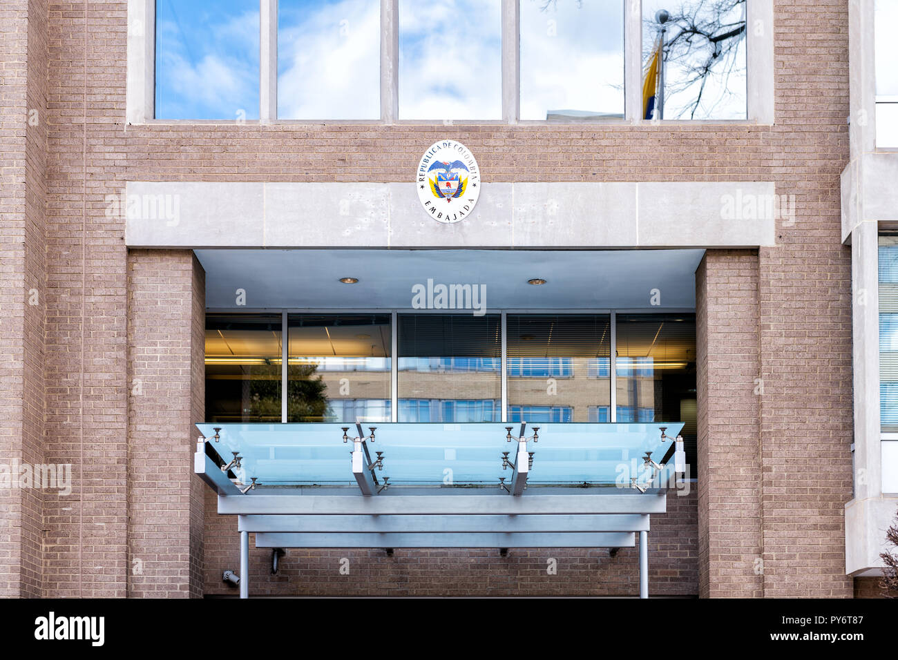 Washington DC, USA - 9. März 2018: die Republik Kolumbien Botschaft und Konsulat anmelden Eingang Gebäude in der Hauptstadt, niemand, außen Stockfoto